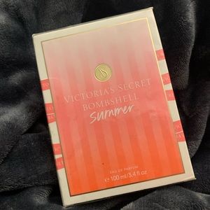 Victoria’s Secret Bombshell Summer fragrance 3.4 fl oz.